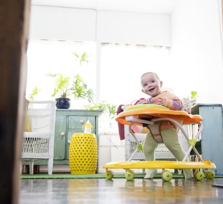 Ако вашето бебе вече се опитва да ходи вероятно е