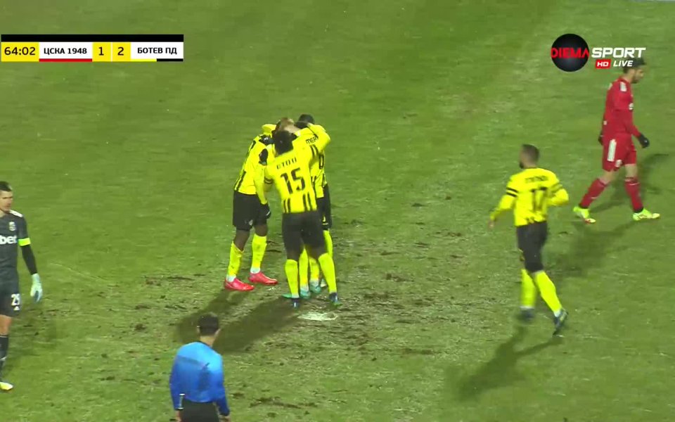 В 64-а минута гостите стигнаха до нов гол от нищото.