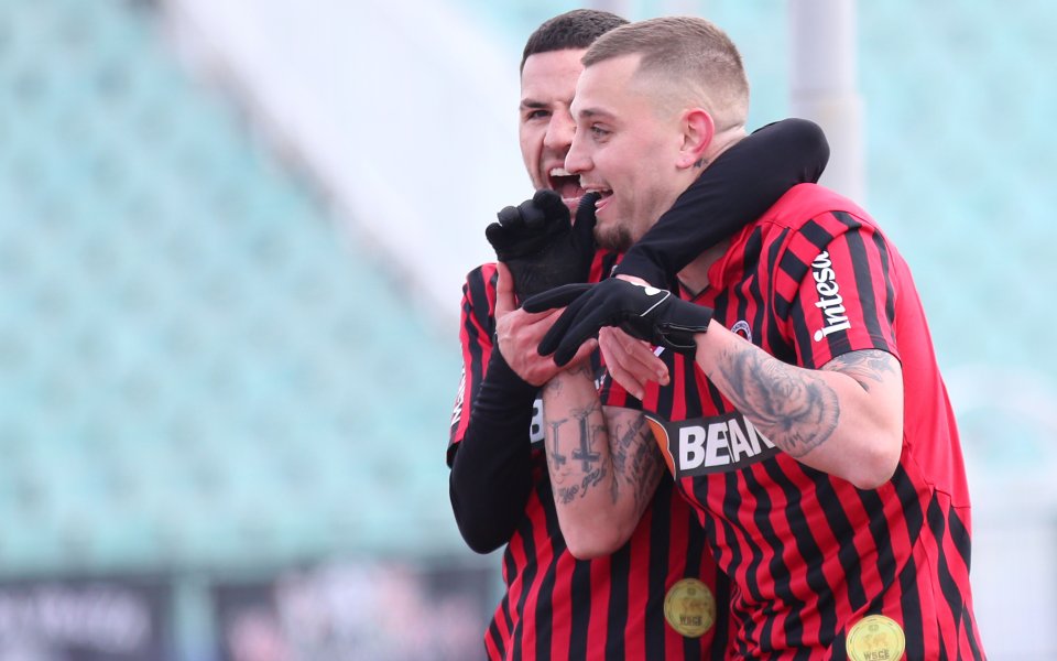 Няколко минути по-късно нова грешка на Валери Христов доведе до