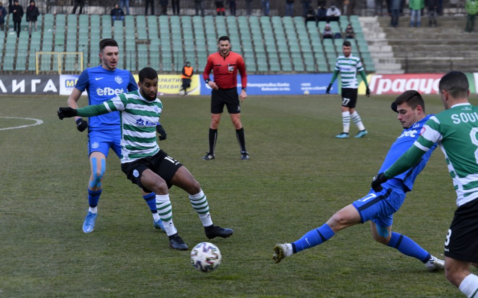 Нападателят на Черно море Матиас Курьор вкара страхотен гол при