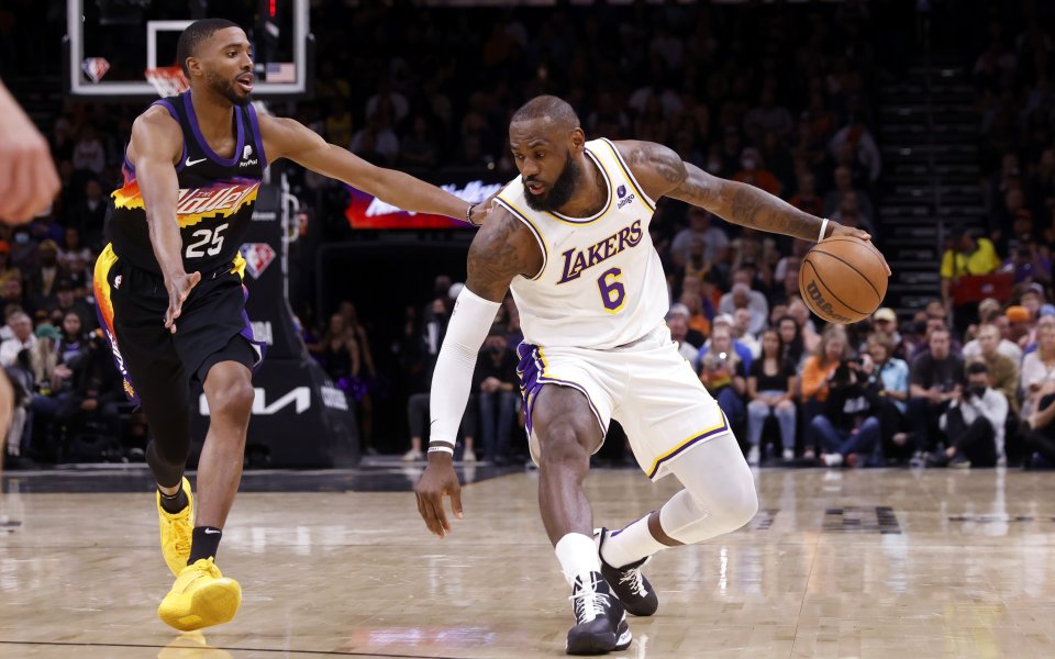 Отборът на ЛА Лейкърс записа тежка загуба от Финикс Сънс