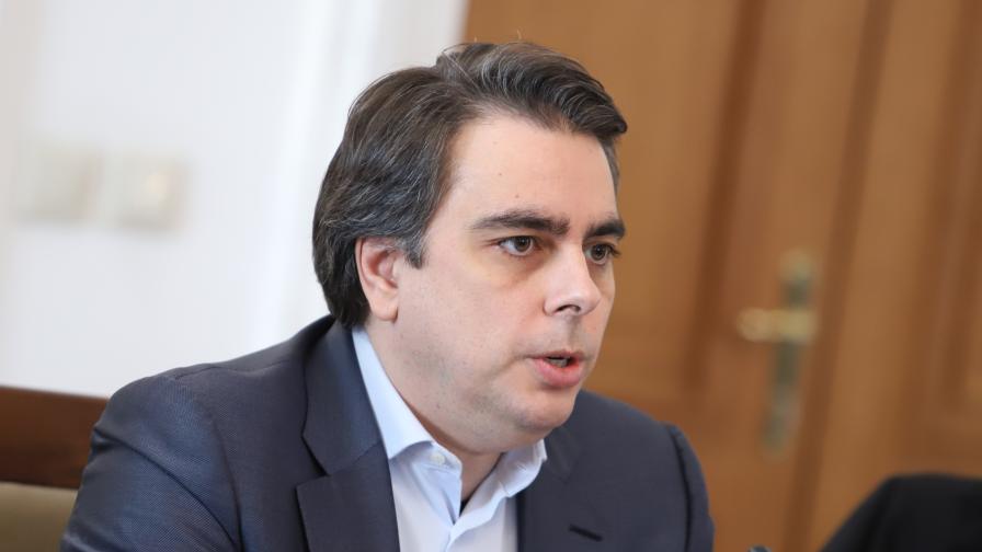 Асен Василев отговори на критиките на Бойко Борисов за финансовата политика