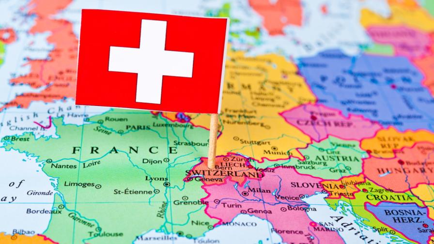<p>Швейцария наложи още от санкциите на ЕС срещу Русия</p>