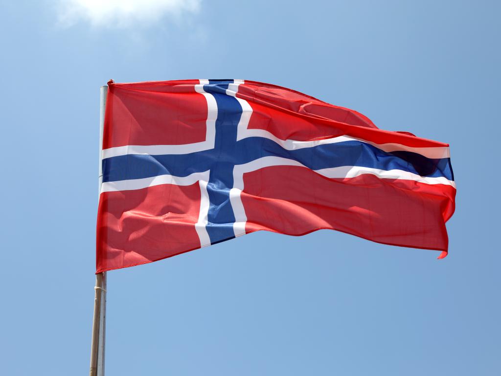 Норвегия се присъединява към няколко държави от ЕС и затваря