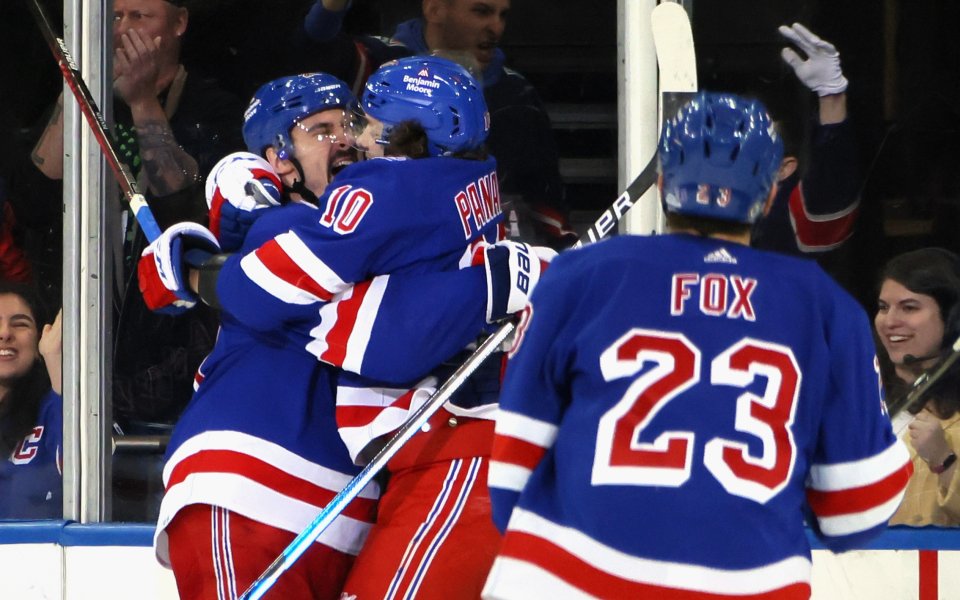 Ню Йорк Рейнджърс победи Тампа Бей с 2:1 като гост