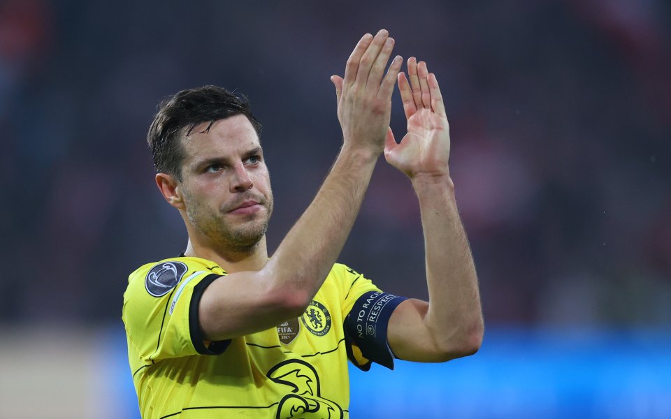 Капитанът на Челси Сесар Аспиликуета е постигнал споразумение да се