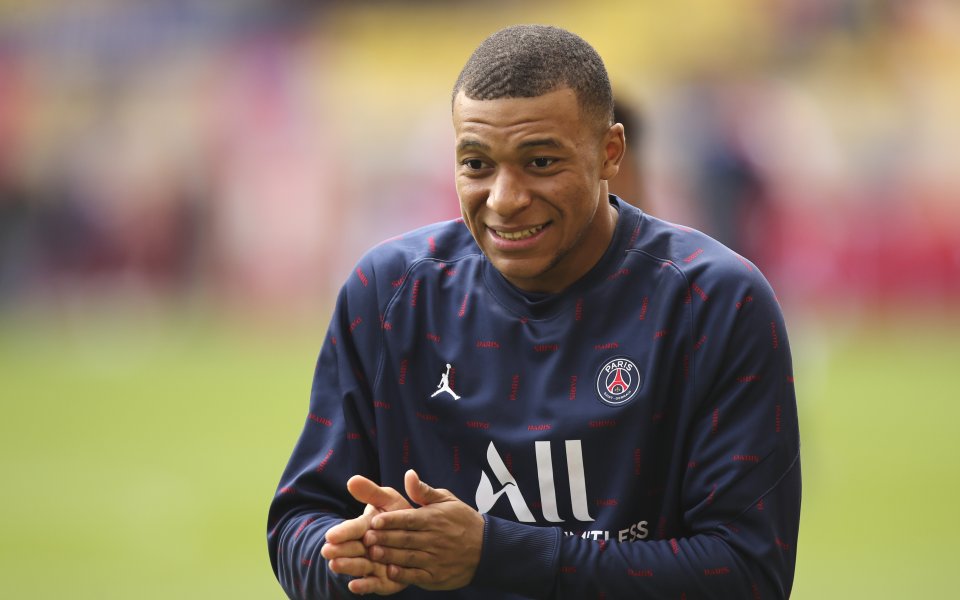 Отборът на Барселона се присъединява към надпреварата с големия си