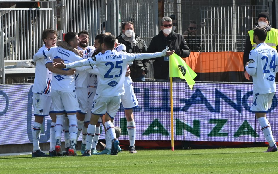 Отборът на Сампдория победи Венеция с 2:0 като гост в