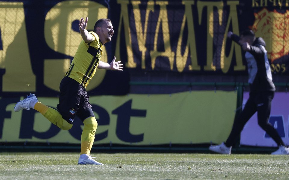 Тодор Неделев завоюва приза Играч на мача в срещата между