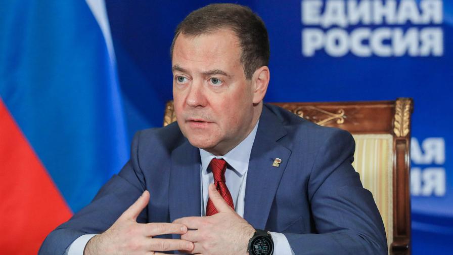 <p>Медведев: Това ще бъде равнозначно на война</p>