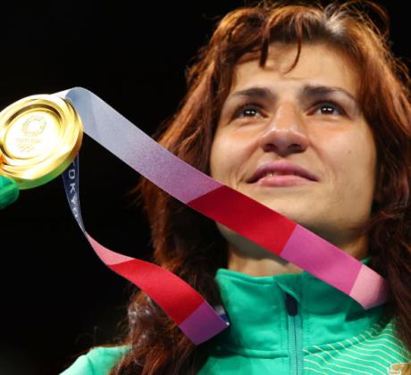 Спечелилата олимпийска титла в бокса миналото лято Стойка Кръстева е