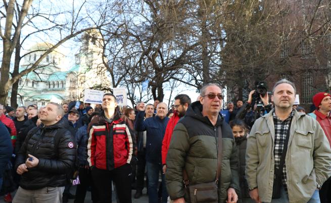Протест на служители от Топлофикация-София за по-високи заплати