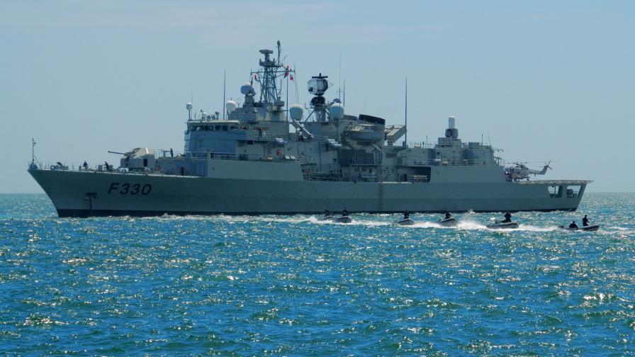 Украйна унищожи руски десантен кораб в Азовско море