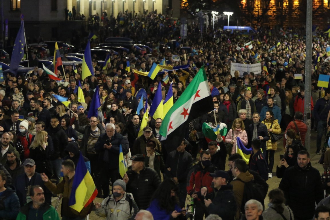 Огромно шествие в София срещу войната в Украйна