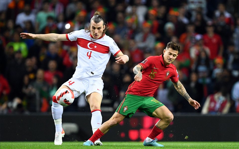 Португалия и Турция играят при 2:0 в полуфинален плейоф за