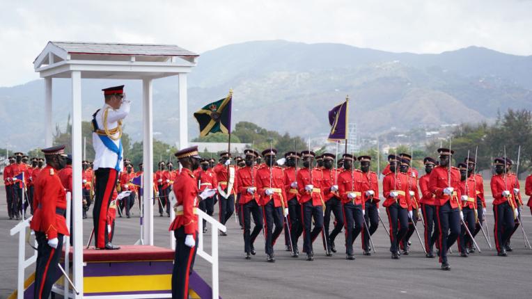  Кейт Мидълтън и принц Уилям участват на карибски боен церемониал 