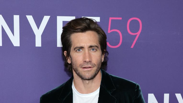  Джейк Джиленхол в зелено кадифе на Нюйоркския кино фестивал, 2021 година 