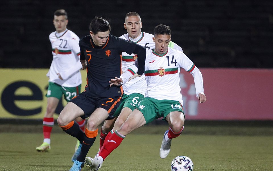 Второто полувреме започна с игрови превес на гостите, които се