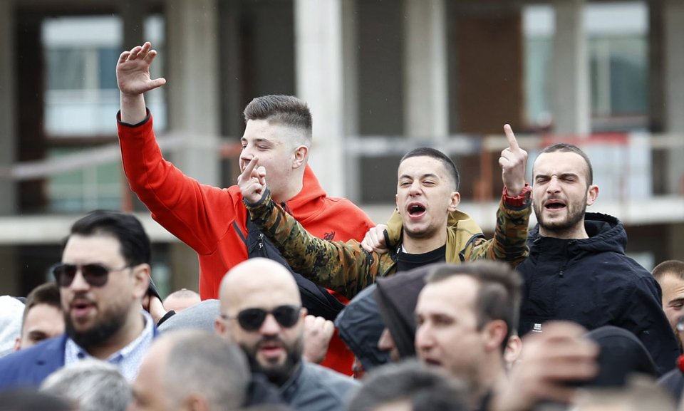 Протест пред сградата на БФС В Бояна1