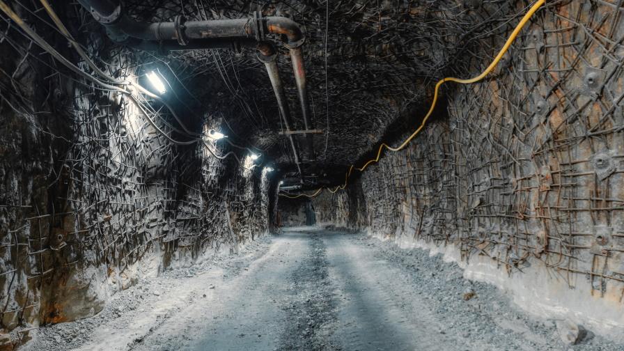 Човек загина след трус във въглищна мина в Полша, петима са ранени