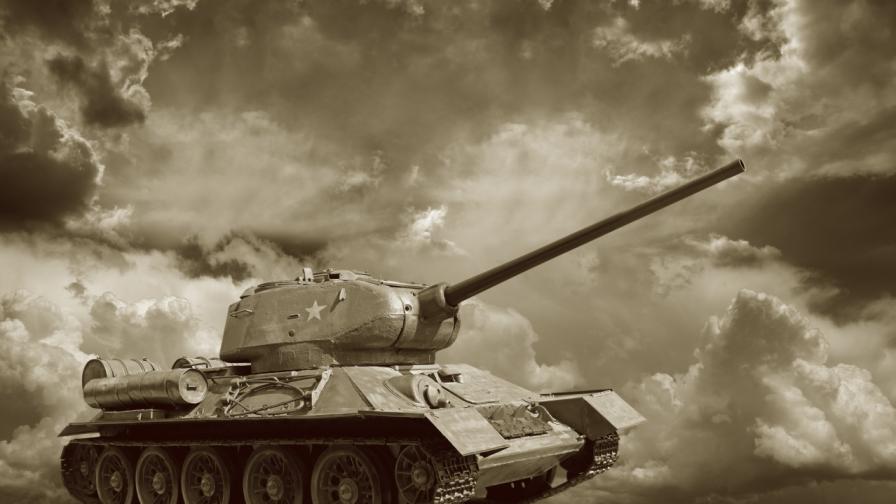 <p>САЩ пращат съветски танкове на Украйна</p>