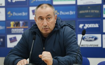 Старши треньорът на Левски Станимир Стоилов говори пред медиите преди