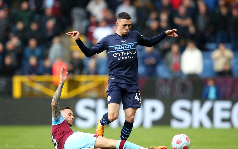 Бърнли и Манчестър Сити играят при резултат 0:2 в опит