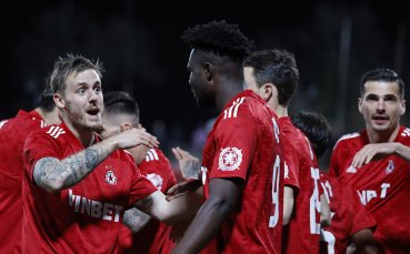 ЦСКА победи с минималното 1 0 гостуващия Берое и съкрати разликата