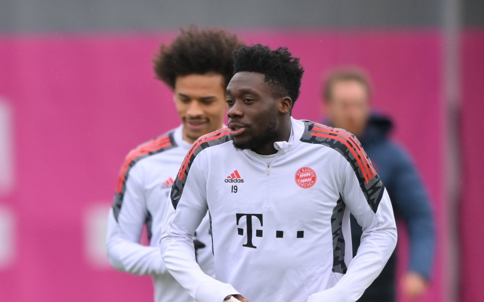 Футболистът на Байерн Мюнхен Алфонсо Дейвис може да намери място