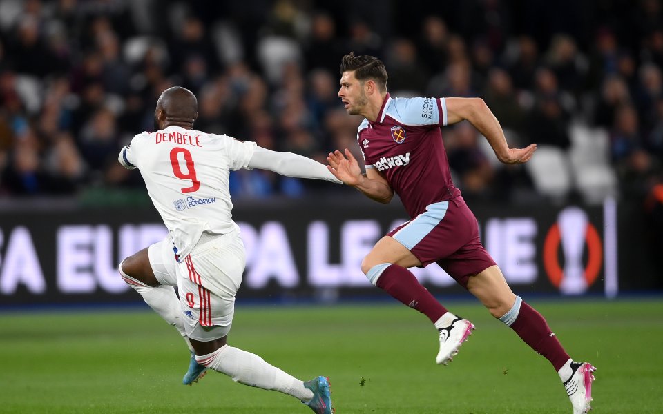 Десет човека от Уест Хем демонстрираха непримиримост в ариегарда си,