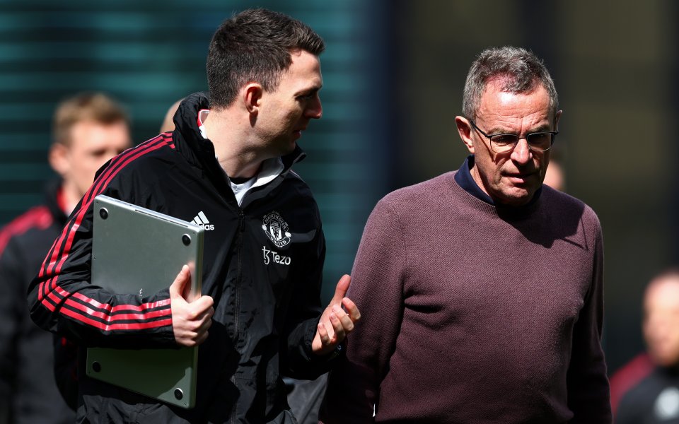 Манчестър Юнайтед се възползва от грешките на Тотнъм и Арсенал