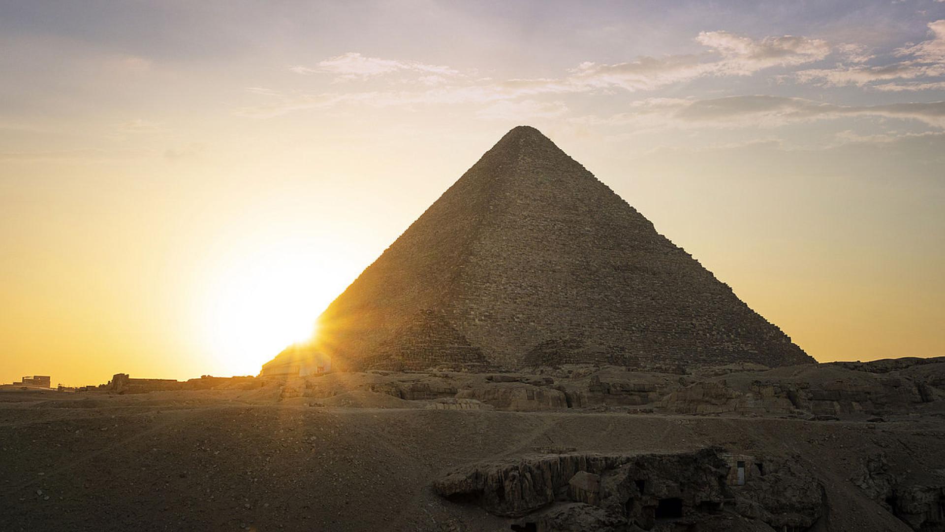 Живак канибализъм и саркофази в мини формат Най странните тайни скрити