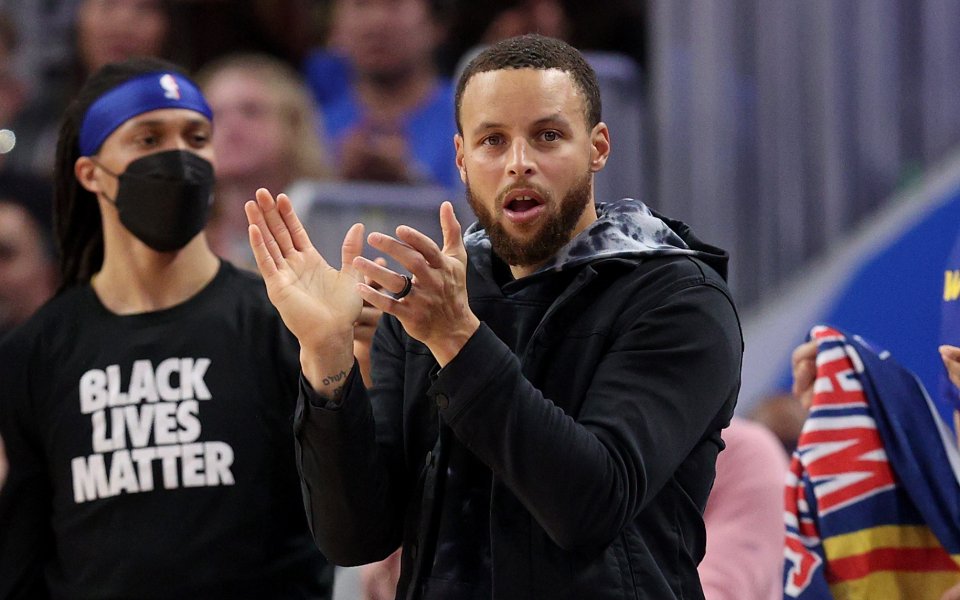 Контузената звезда на Голдън Стейт Стеф Къри може да се