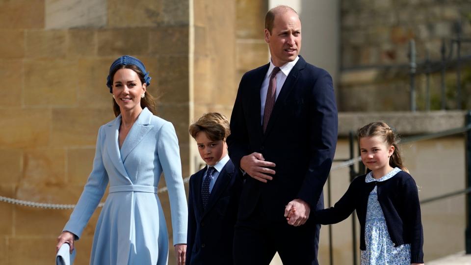 Принц Джордж и принцеса Шарлът за първи път се присъединиха