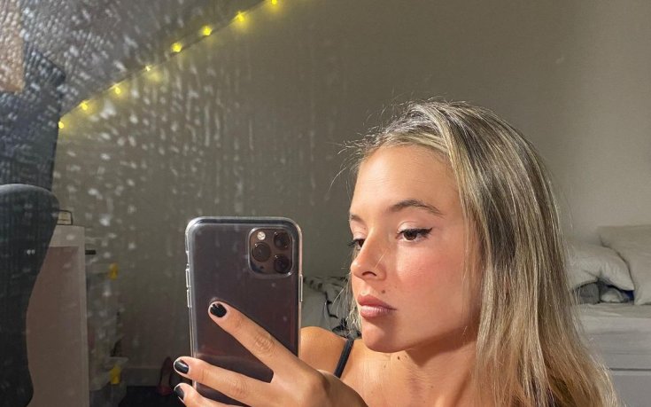 Луда фенка на Бока пленява САЩ с ослепителна визия