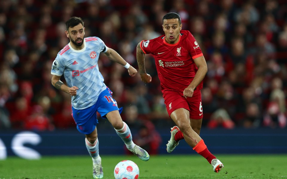 Манчестър Юнайтед и Ливърпул играят при резултат 1:0 в контрола,