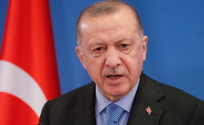 Бранител на религиозните ценности: Каква е тайната на успеха на Ердоган?