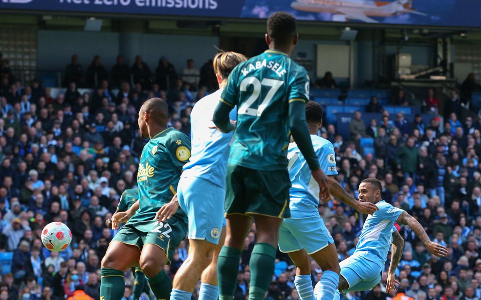 Манчестър Сити ще опита да увеличи разликата си на върха