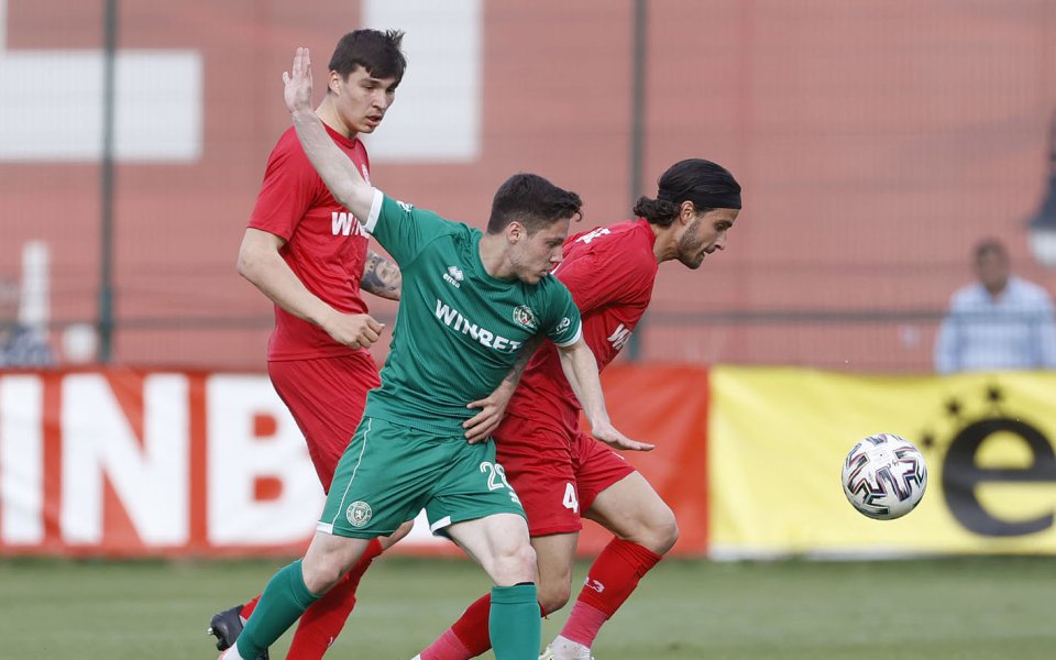 Царско село приема Ботев Враца играят при резултат 0:1 в