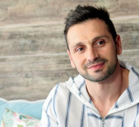 Актьорът Александър Сано публикува гневно видео в социалните мрежи с