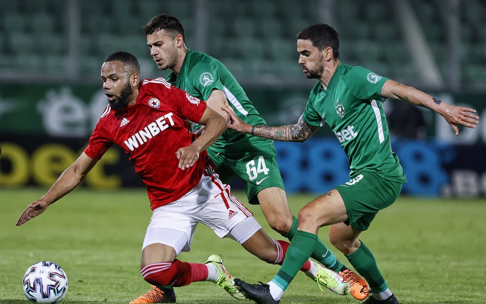 Лудогорец разнищи ЦСКА с 5:0 в пореден мач от плейофната