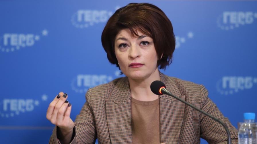 <p>Атанасова: Няма да подкрепим правителство на ПП</p>
