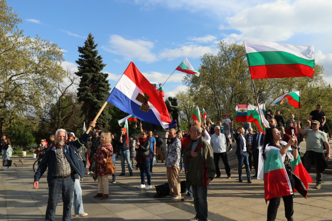 <p>Напрежение между протестите пред паметника на Съветската армия</p>