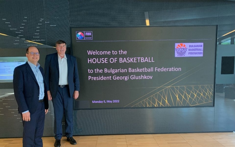 Генералният секретар на ФИБА посрещна Георги Глушков в Дома на баскетбола в Женева