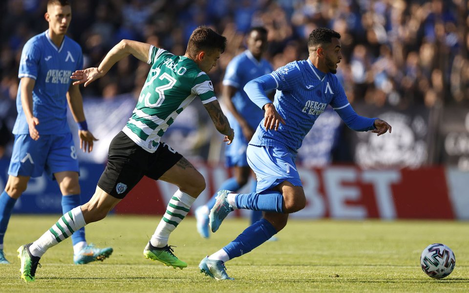 Черно море и Левски играят при 0:0 в дербито на