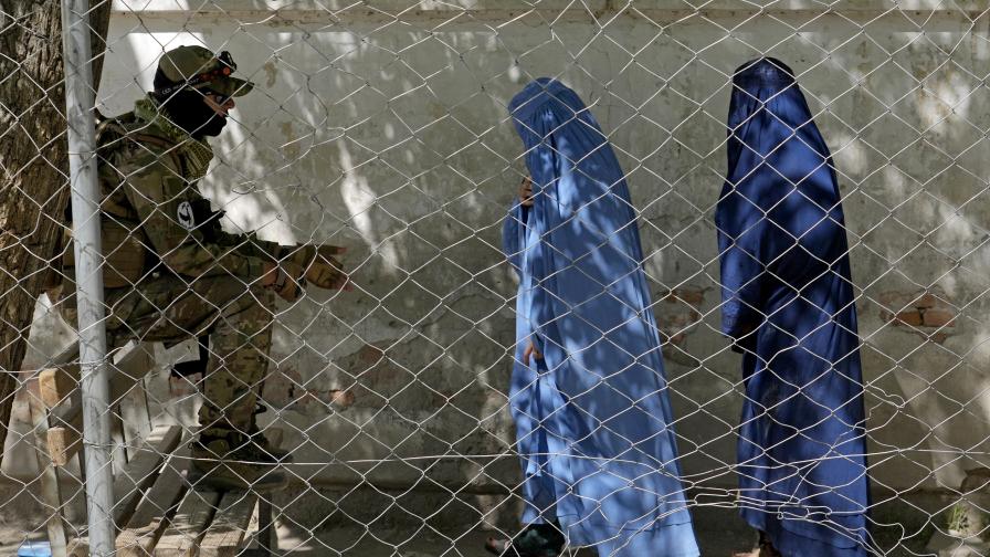 <p>Талибаните с тежка забрана за жените в Афганистан</p>