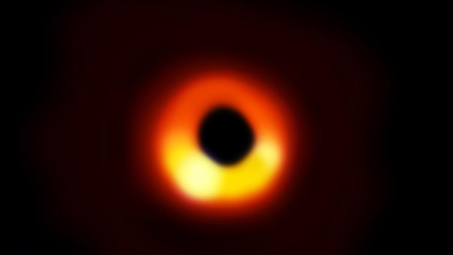 За първи път снимаха черната дупка в центъра на галактиката ни