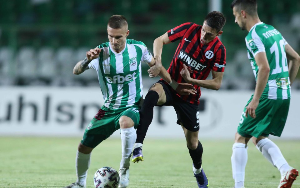 Берое приема Локомотив Пловдив в непредвидим сблъсък от 8-ия кръг