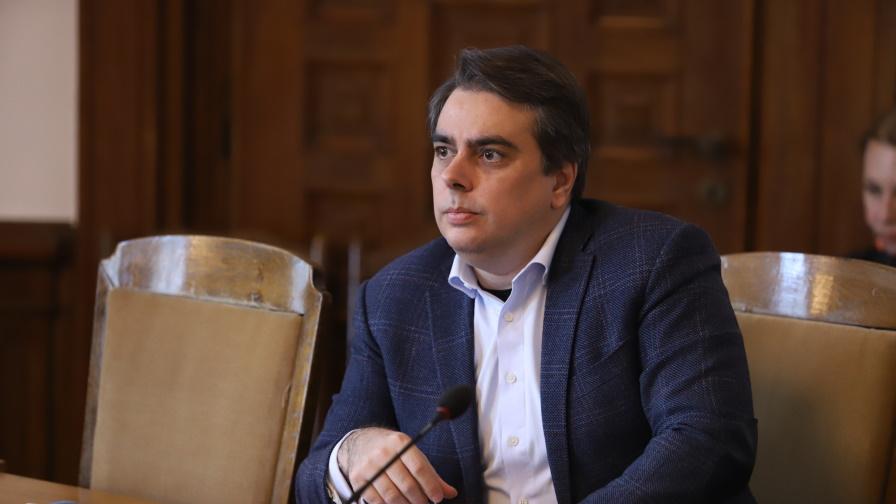 Асен Василев: Идеята на служебното правителство за нов заем е смислена