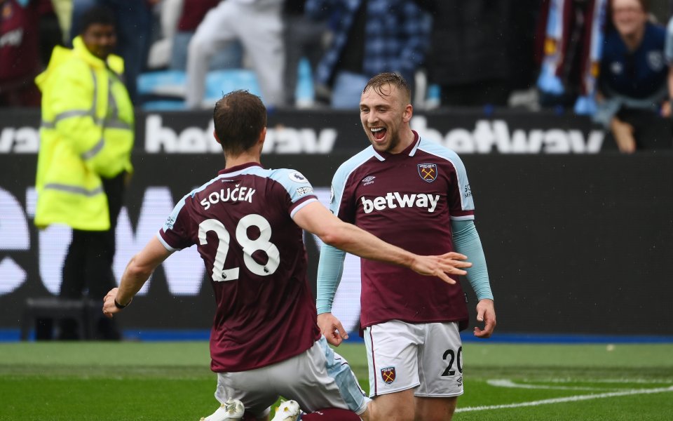 Уест Хем играят и Манчестър Сити играят при резултат 2:2